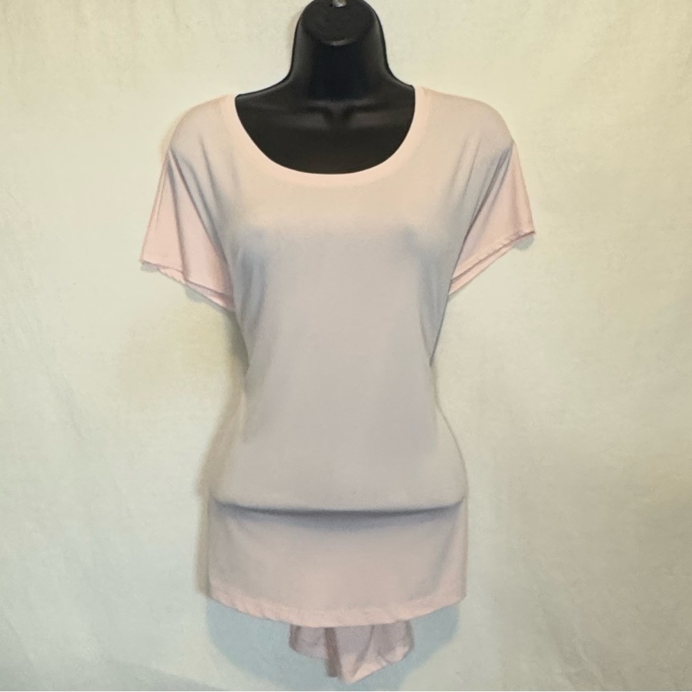 H-57 Chico’s Pink High Low Short Sleeve Pullover Blouse Size M